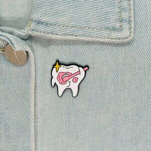 ✨Hot Teeth Toothbrush Metal Enamel Brooch Cute Cartoon Dentistry Pin face teeth✨
